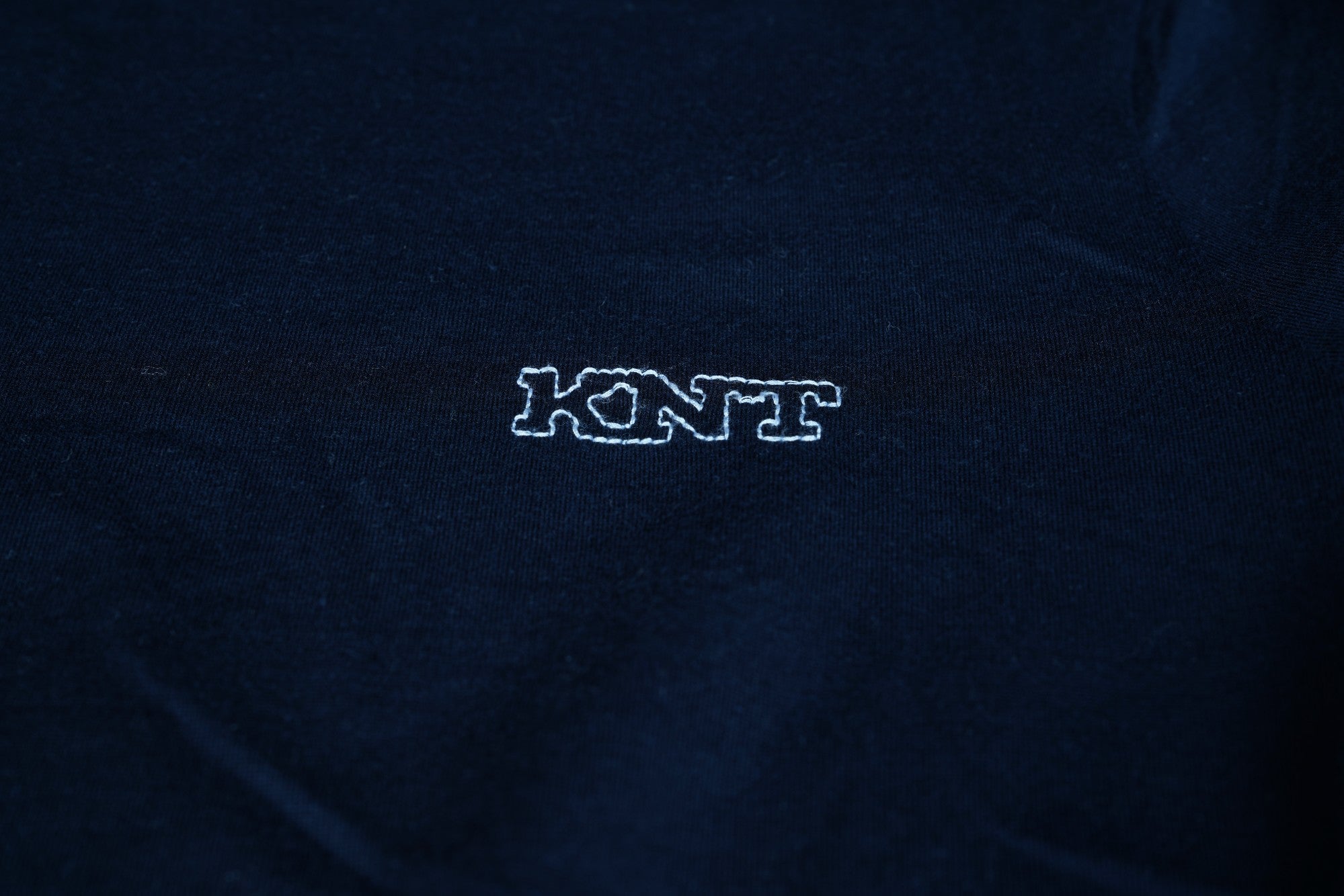 Kiton KNT T-shirt Bleu Coton brodé à la main