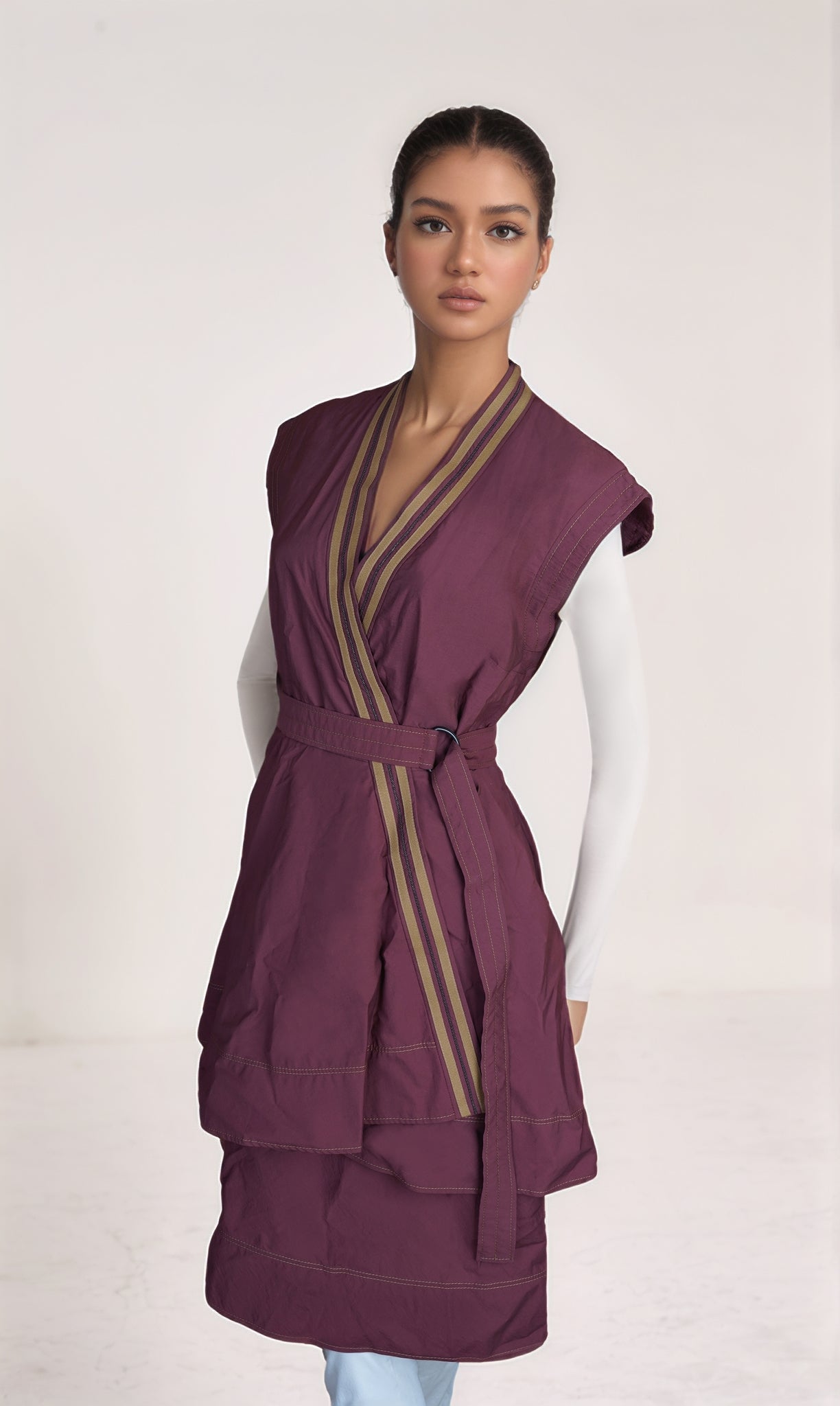Brunello Cucinelli Kleid aus Baumwolle mit Gürtel und Monili Detail Kimono Sommerkleid