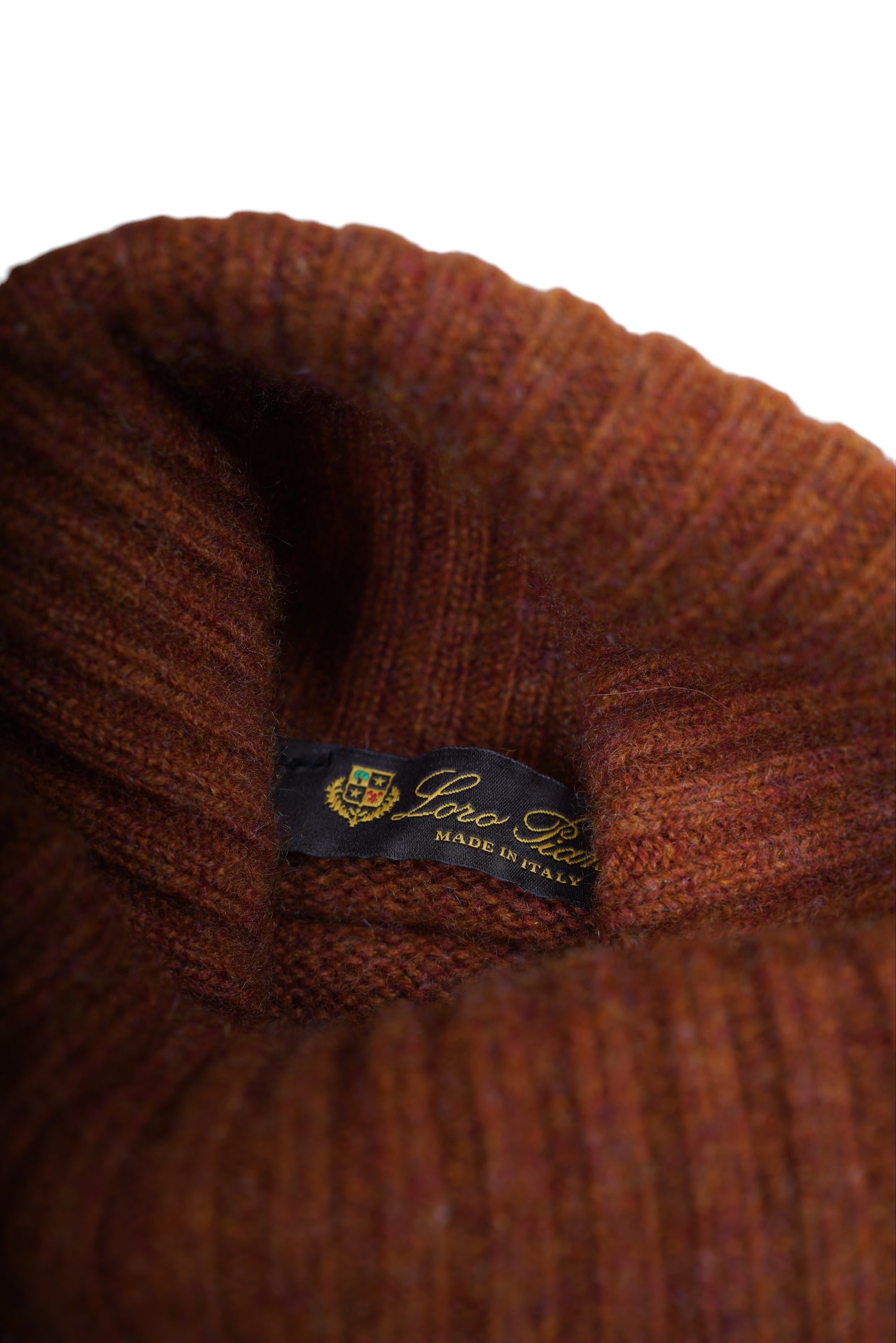 Loro Piana Pull ras du cou pour femme en baby cachemire et soie avec coutures contrastées