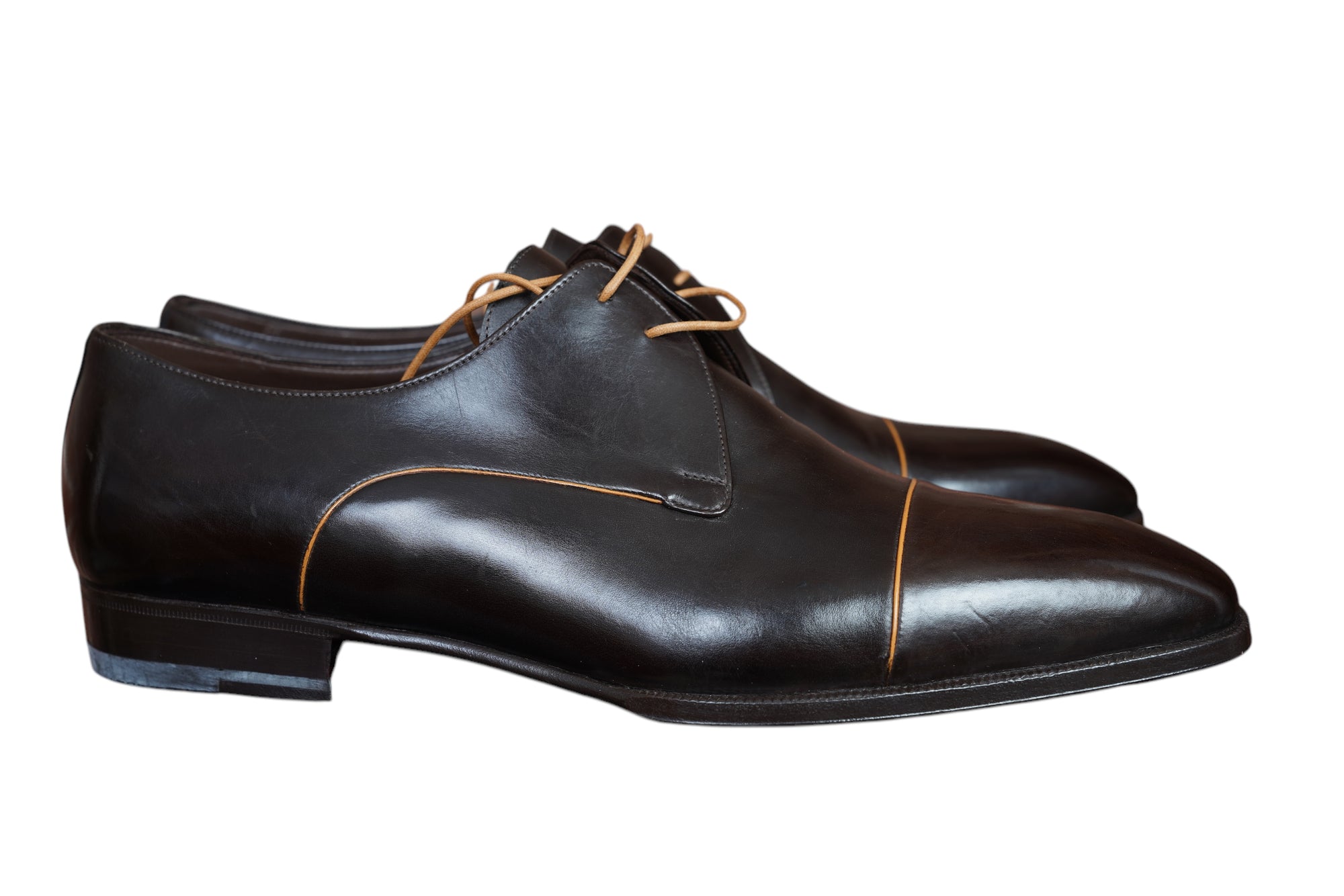Brioni Derby Schuhe aus Kalbsleder in Schwarz Essential-Kollektion