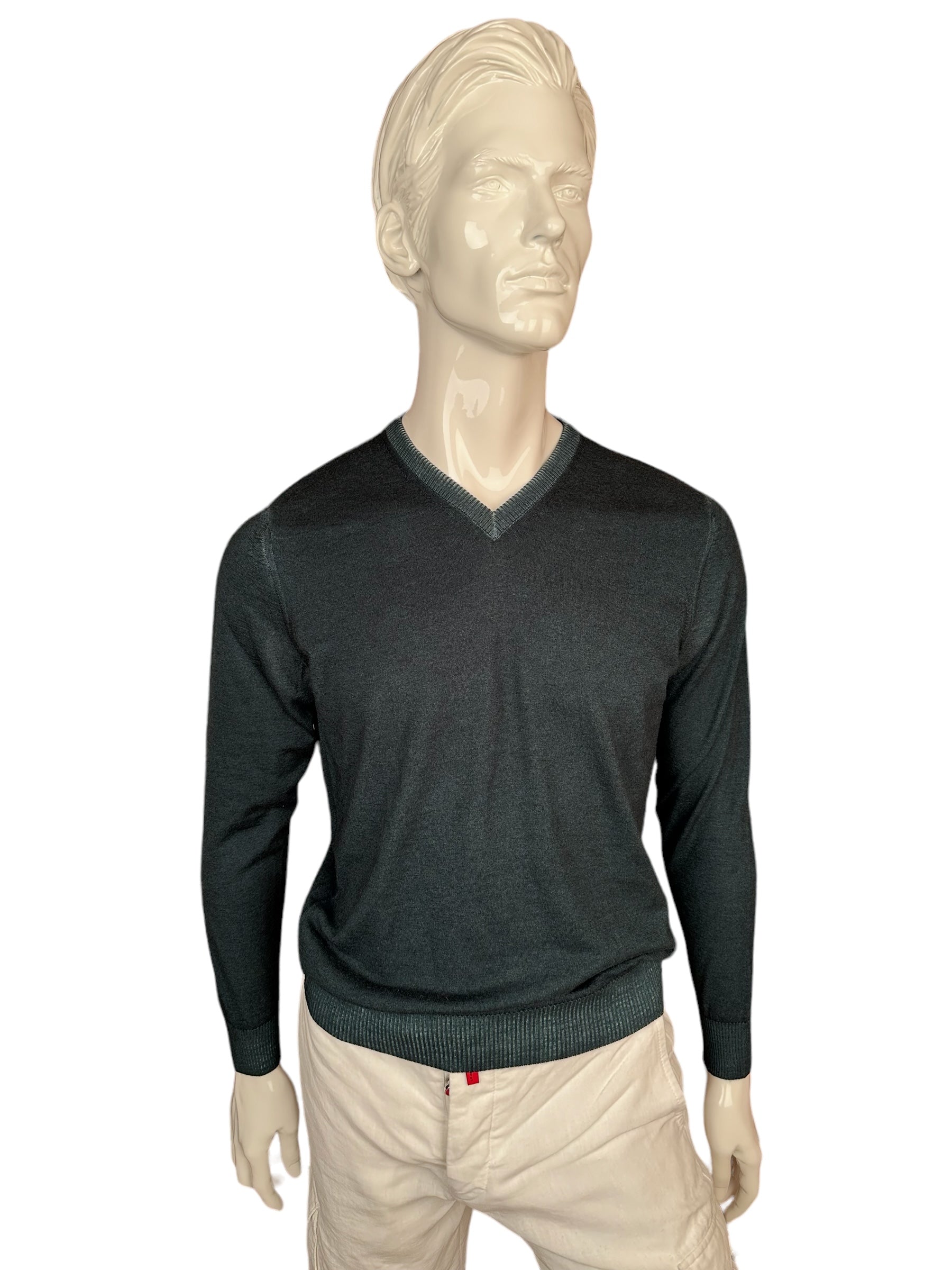 Kiton cashmere cashmere Nuvola V-neck jumper green M Hand-stitched