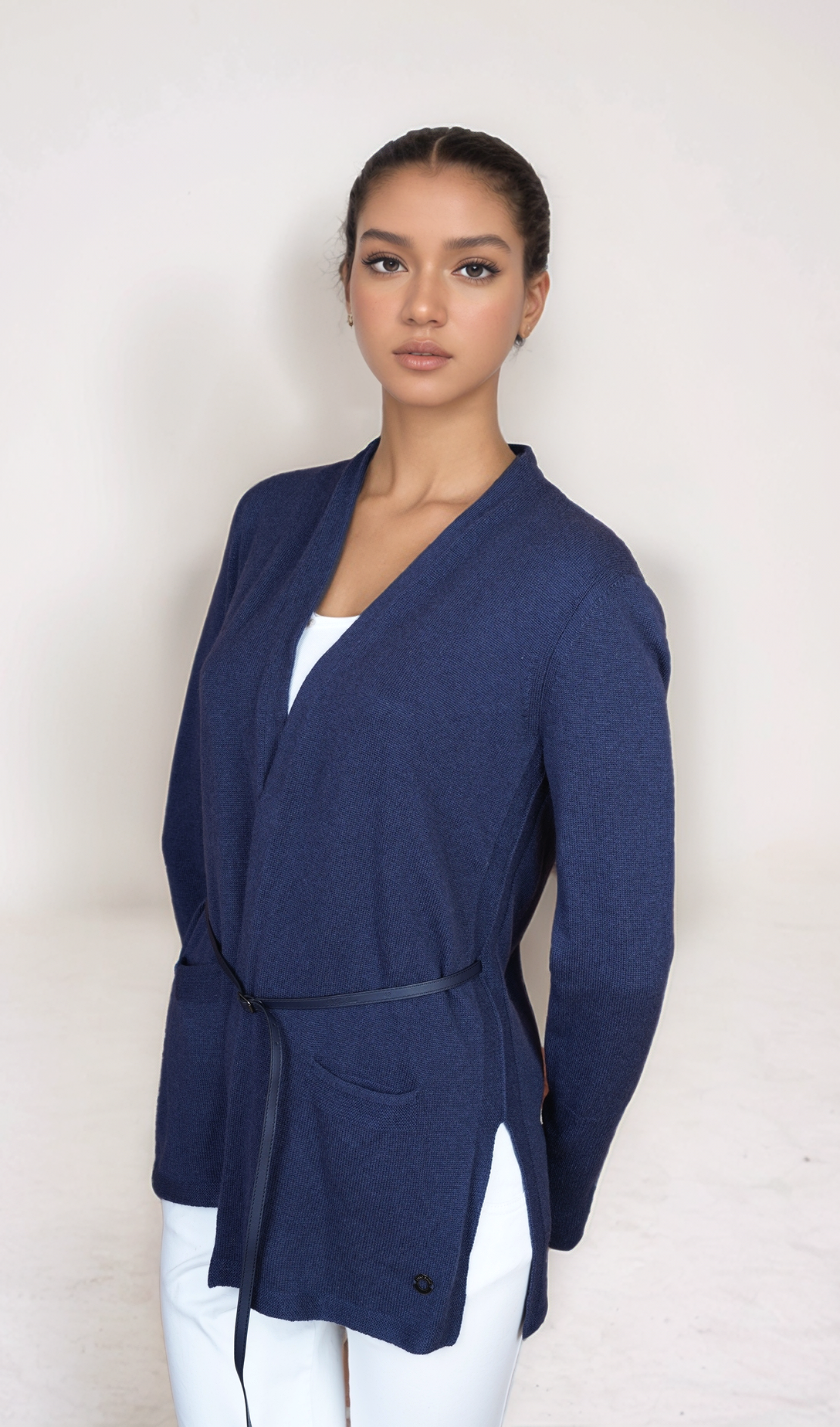 Loro Piana Pull ras du cou pour femme en baby cachemire et soie avec coutures contrastées