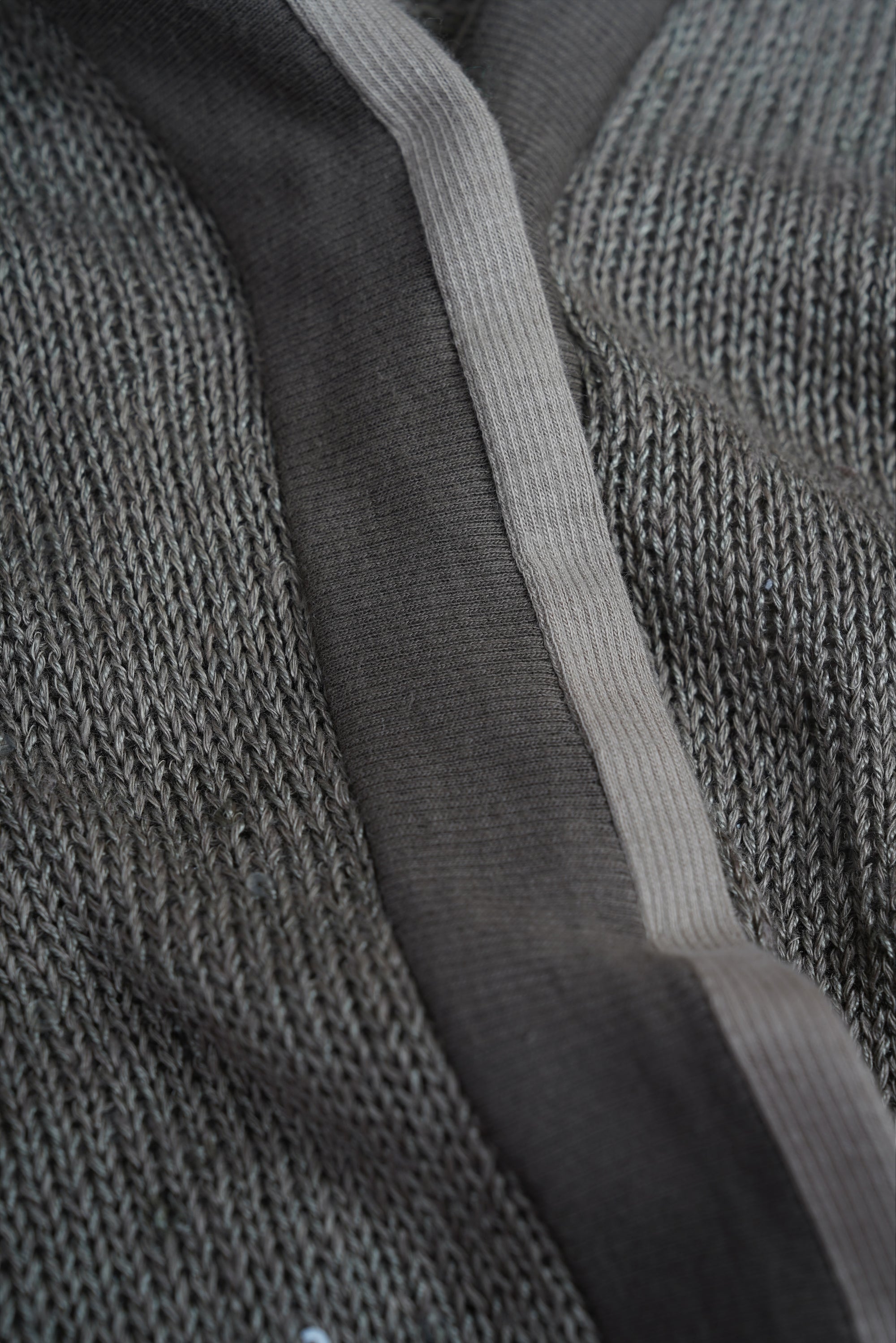 Brunello Cucinelli Pullover Cardigan aus Leinen und Seide mit Gürtel Dazzling Pailletten