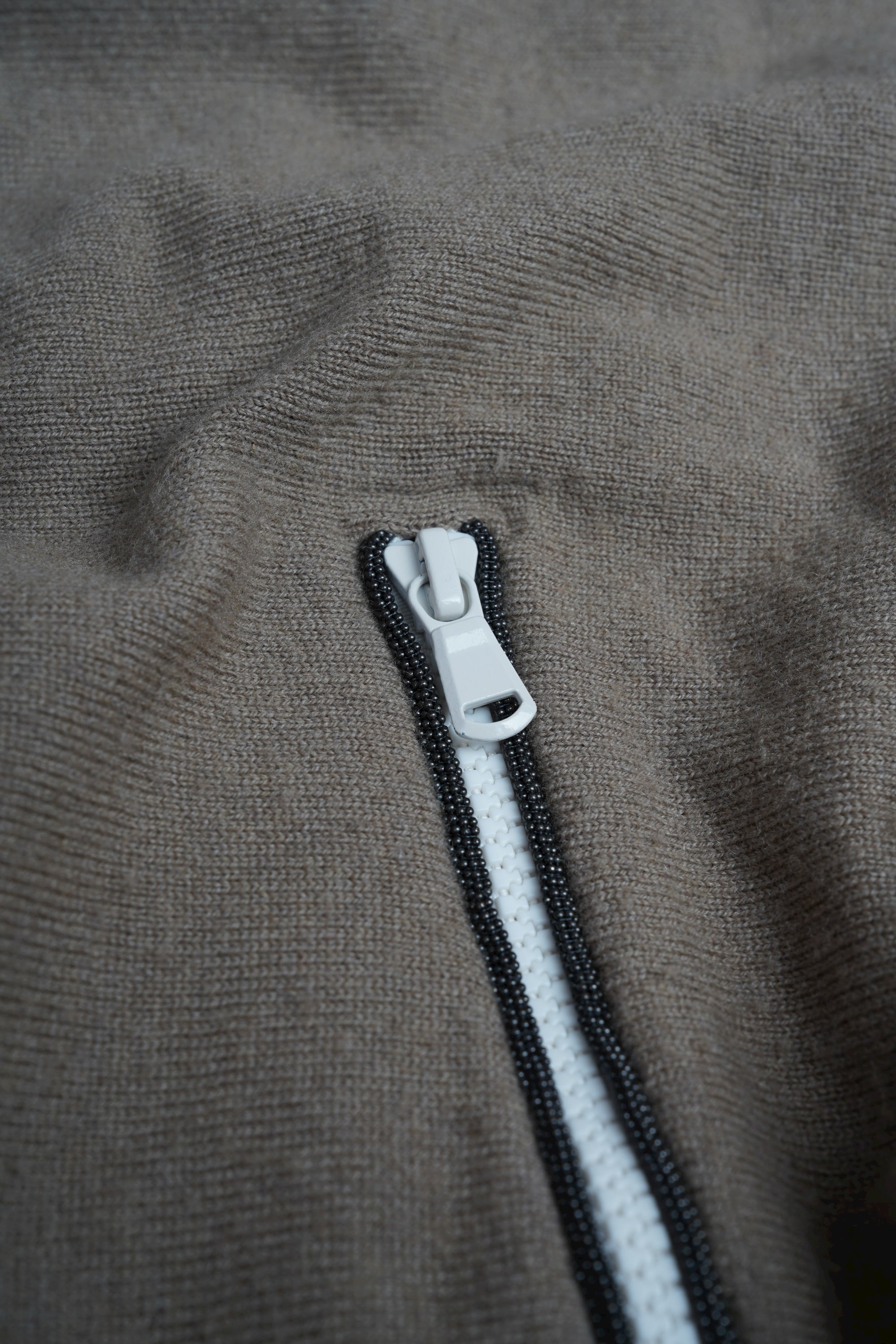 Brunello Cucinelli Pullover Kaschmir Hoodie braun mit Monili Details Oversize