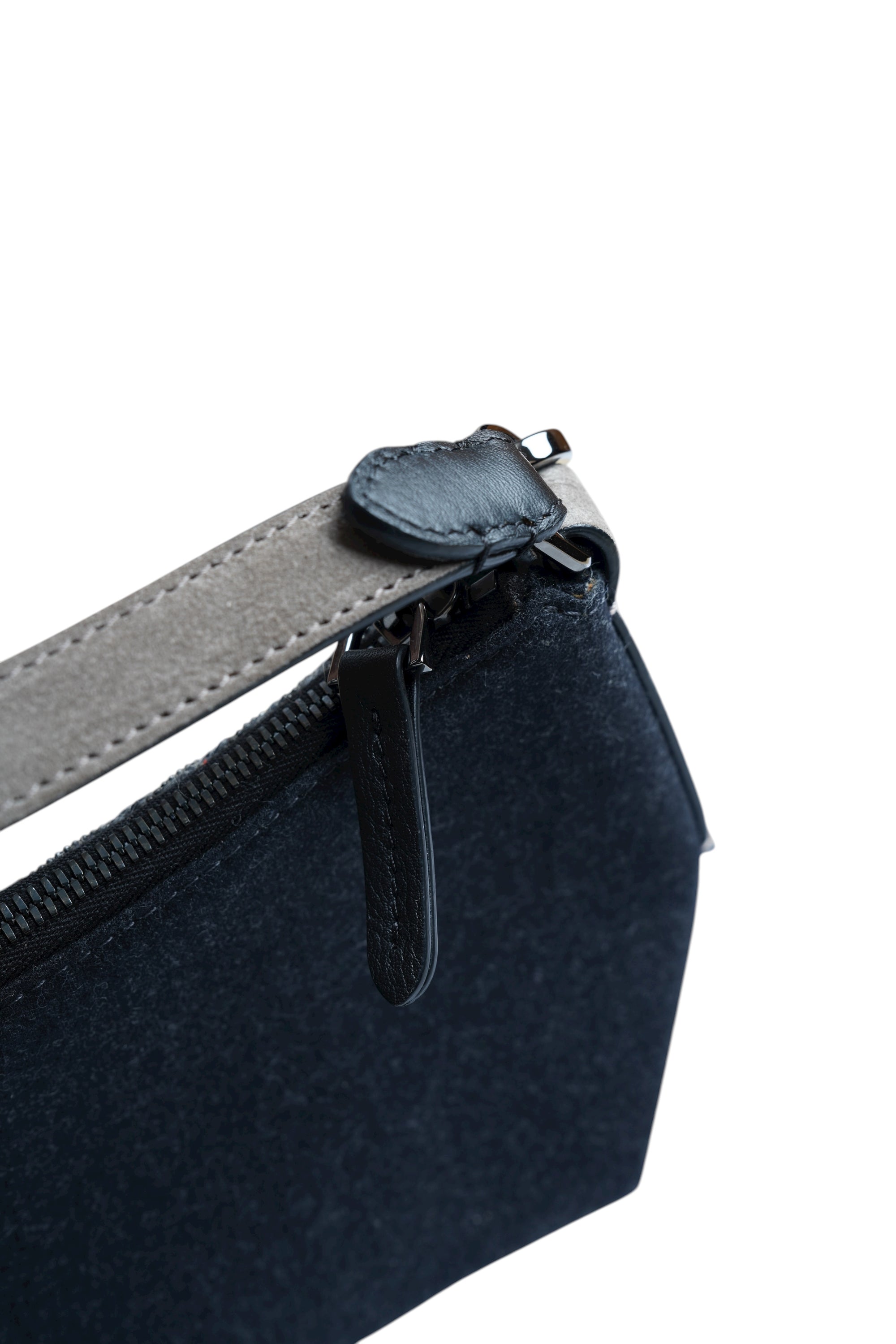 Brunello Cucinelli Pouch Handtasche aus Kaschmir Monili und Denim mit Veloursleder Trageband