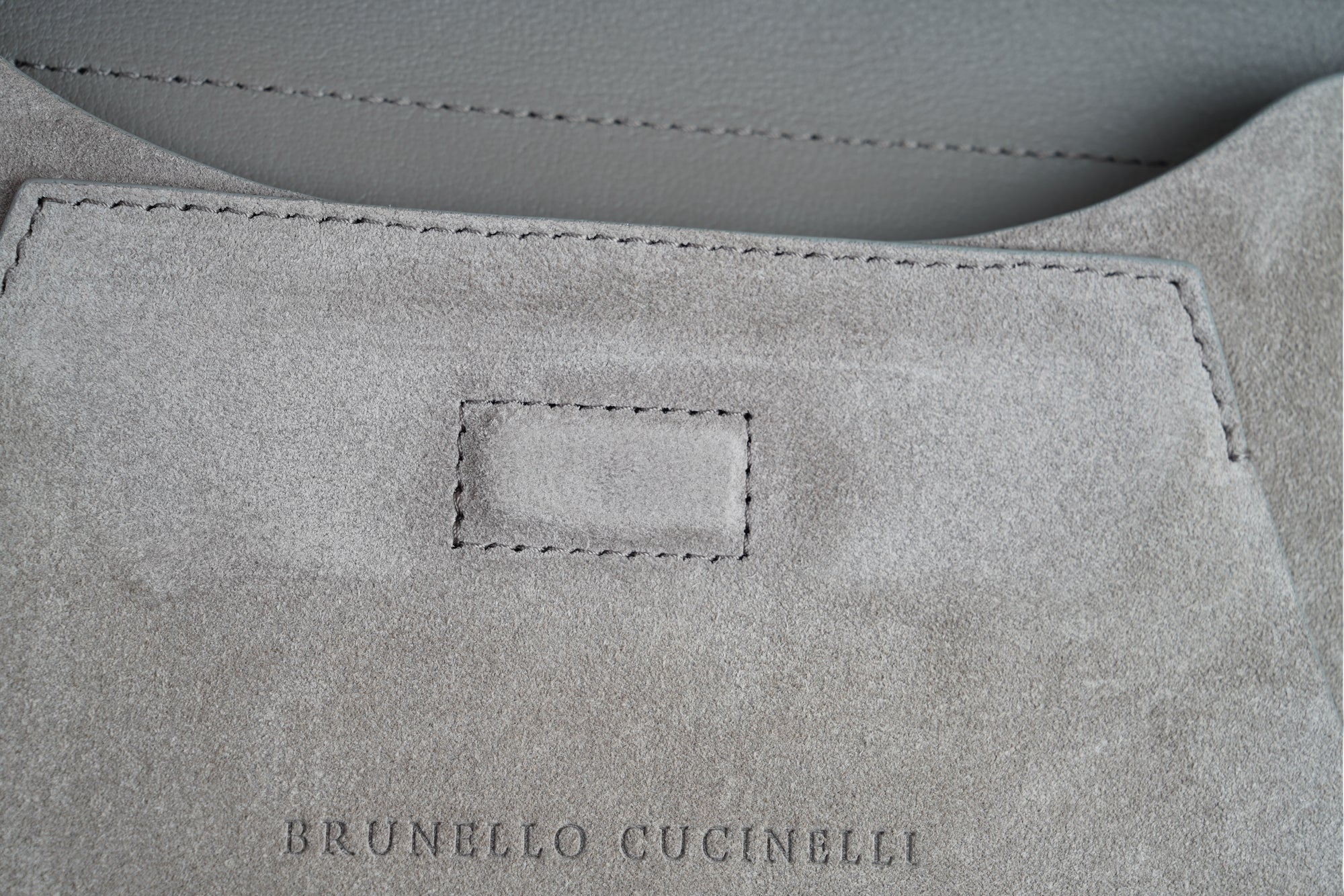 Brunello Cucinelli Umhängetasche BC Duo Pochette Kalbsleder Veloursleder mit  Precious Chain
