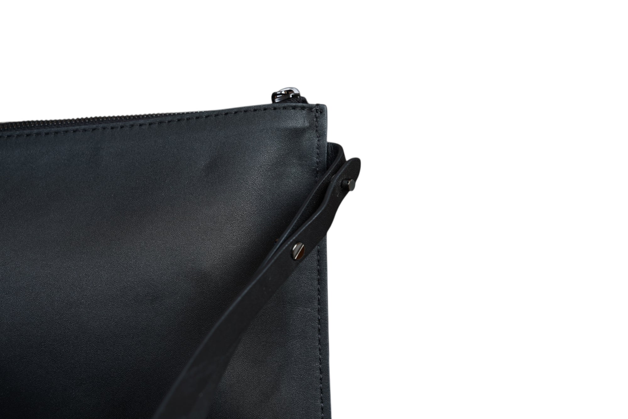 Brunello Cucinelli Pouch Bag Handtasche mit Handschlaufe Leder