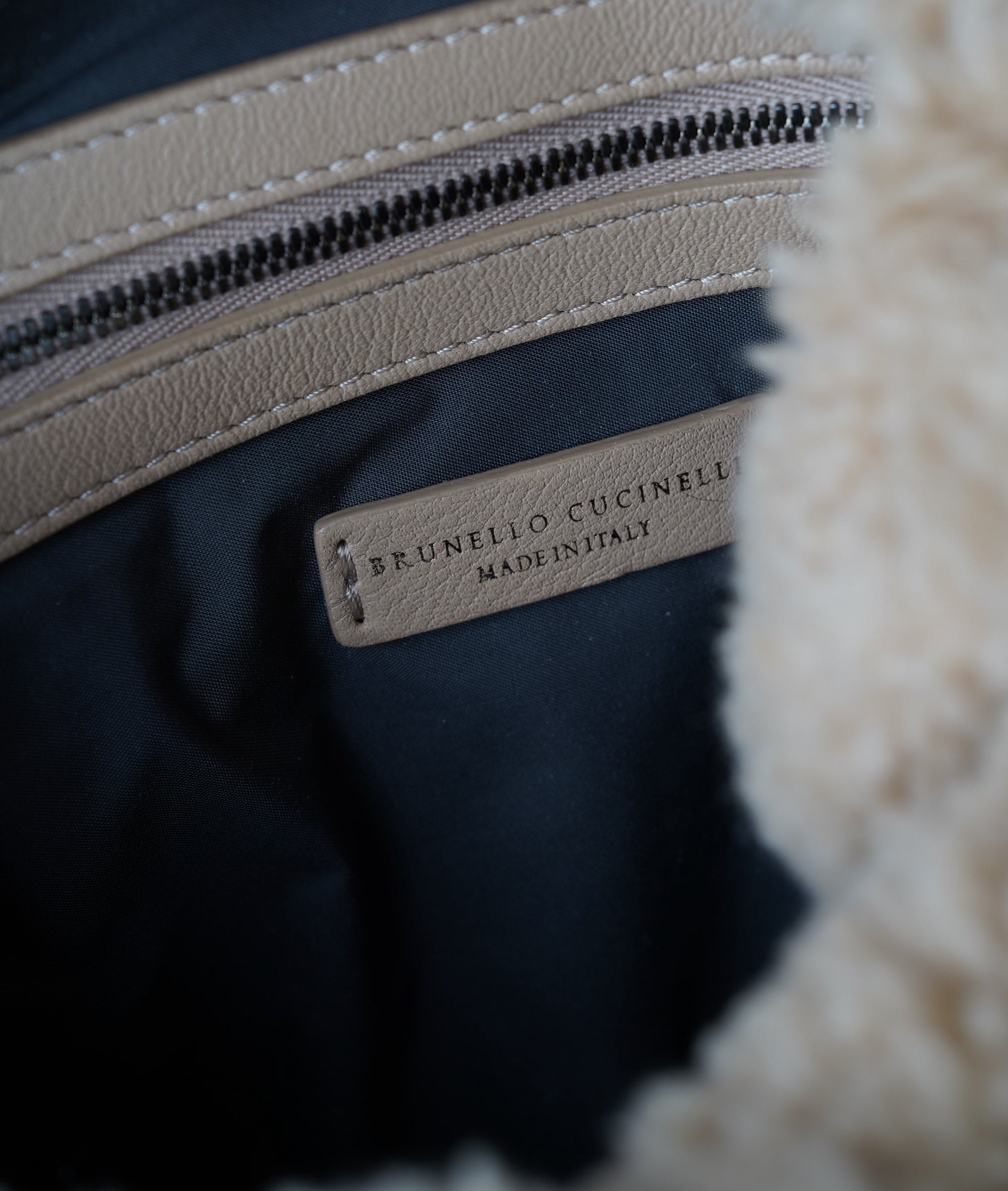 Brunello Cucinelli Umhängetasche Rucksack Shopper Handtasche Leder Shearling braun